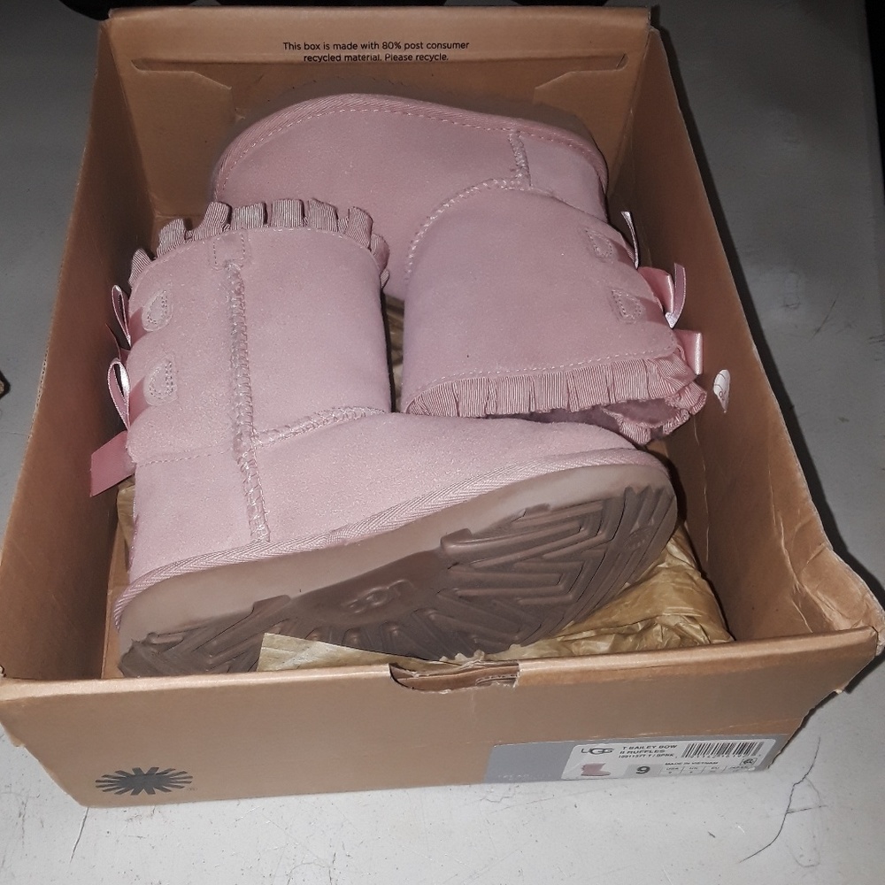 Toddler UGGS 9T RUFFLE